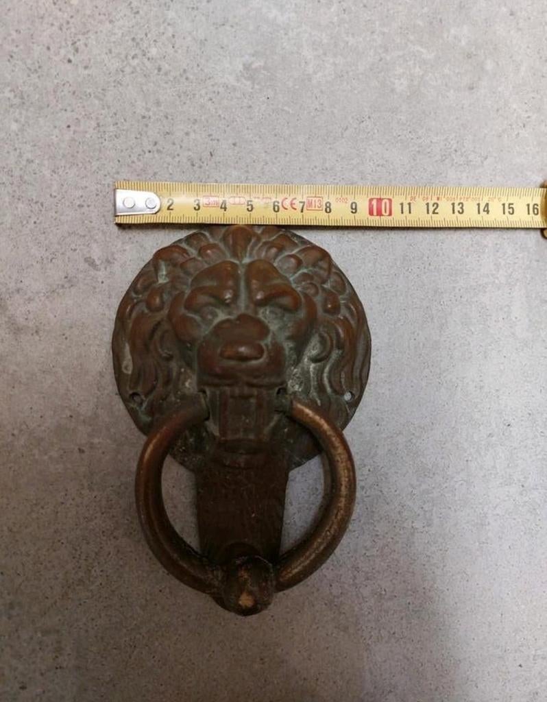 Antieke bronzen messing? Zware Deurklopper leeuw
Deurbel, Ophalen of Verzenden
