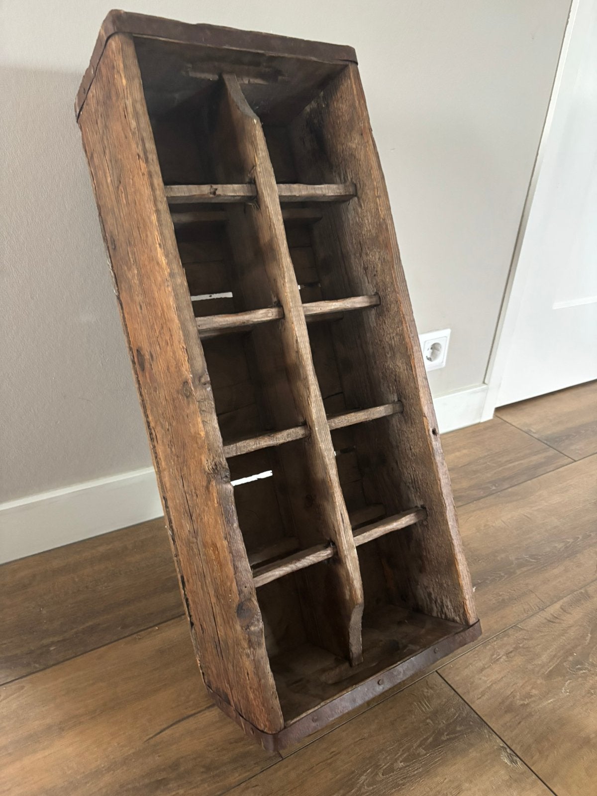 Oude houten krat met 2 spuitflessen, Huis en Inrichting, Ophalen, Minder dan 50 cm, Gebruikt, 50 tot 100 cm