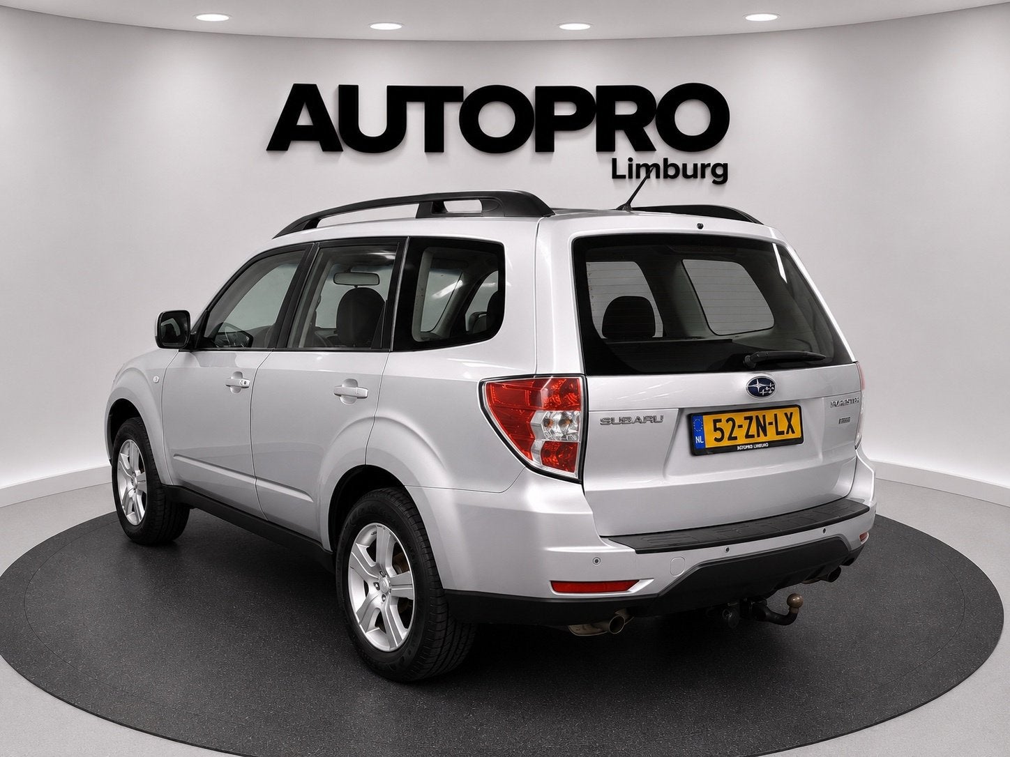 Subaru Forester 2.0 Luxury, Auto's, Subaru, 1994 cc, Zwart, 4 cilinders, Stoelverwarming