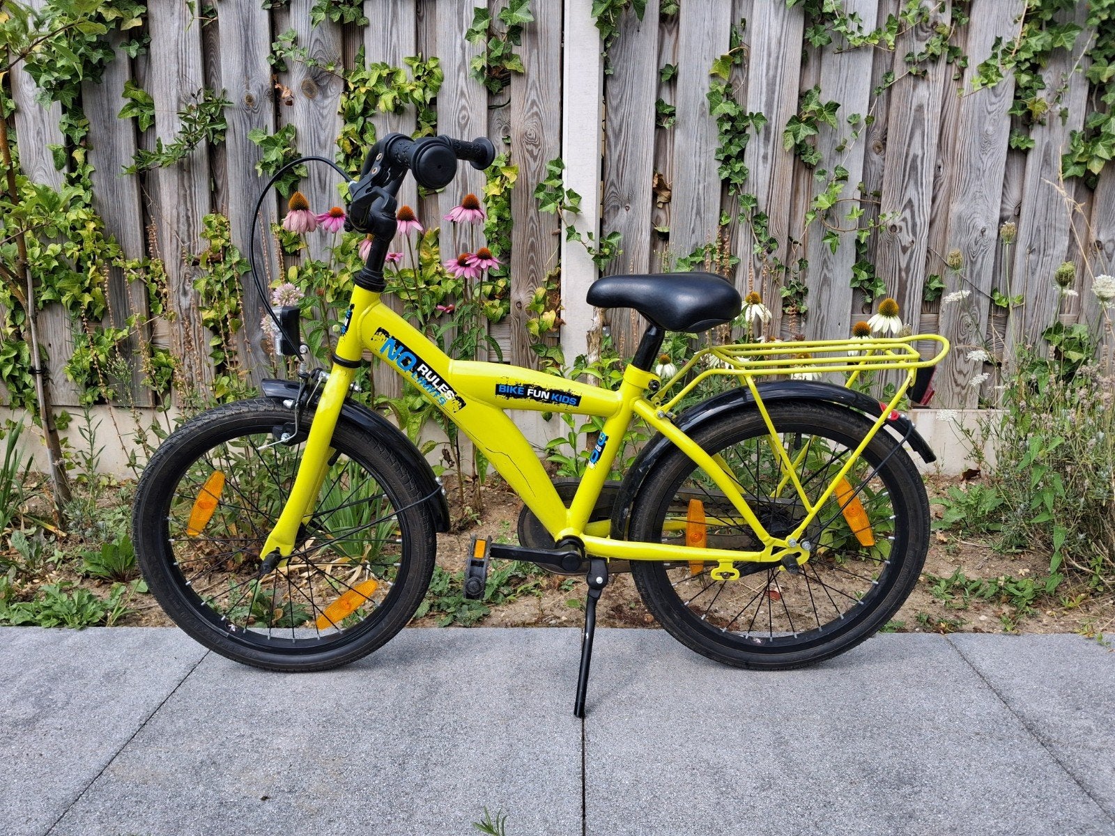Gele kinderfiets 18 inch - Bike Fun Kids, Fietsen en Brommers, Fietsen | Jongens, Ophalen, Terugtraprem, Gebruikt, Bike Fun Kids