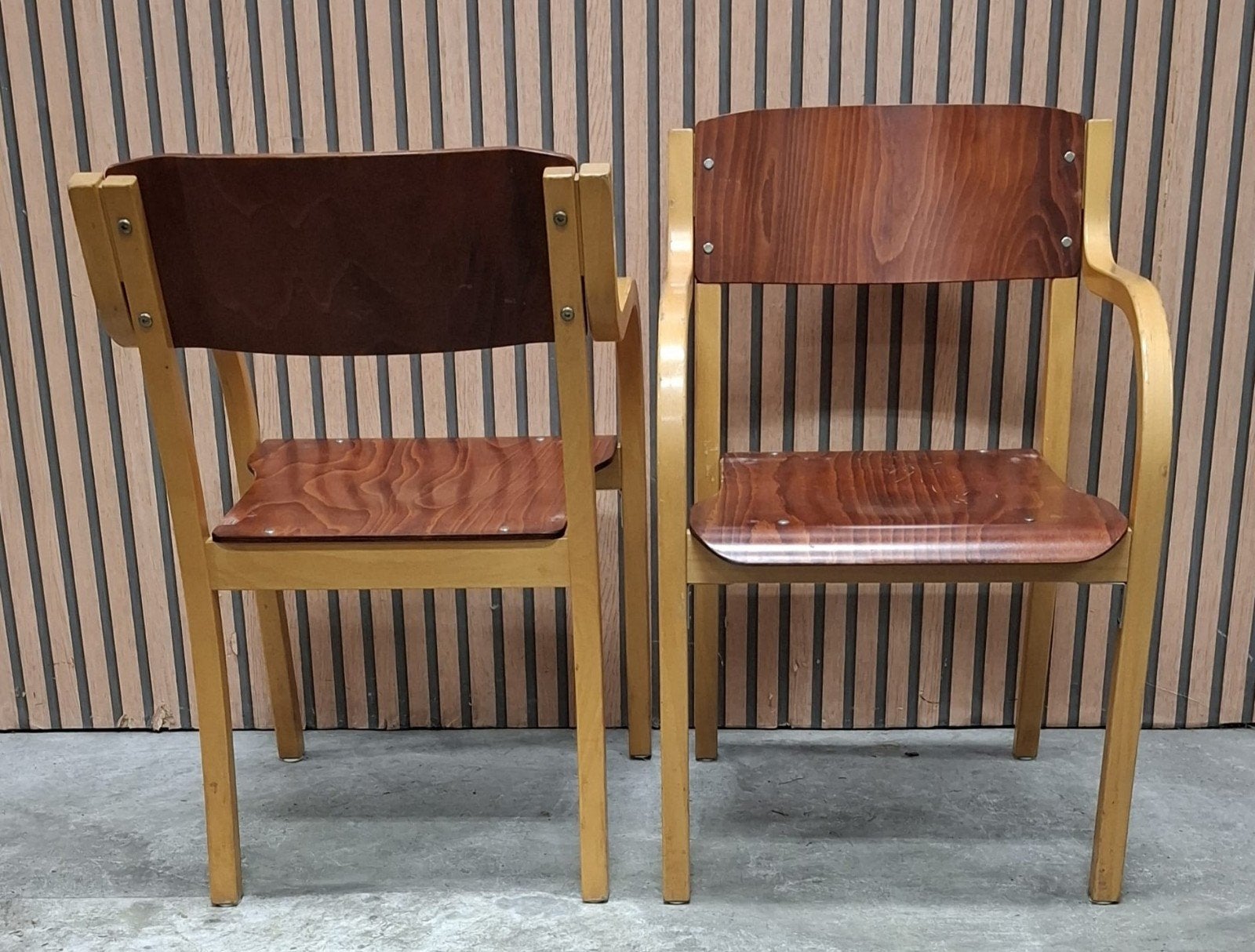 59 x Vintage Deense stoelen hout kantine horeca cafe bistro, Bruin, Ophalen of Verzenden, Zo goed als nieuw, Vijf, Zes of meer stoelen