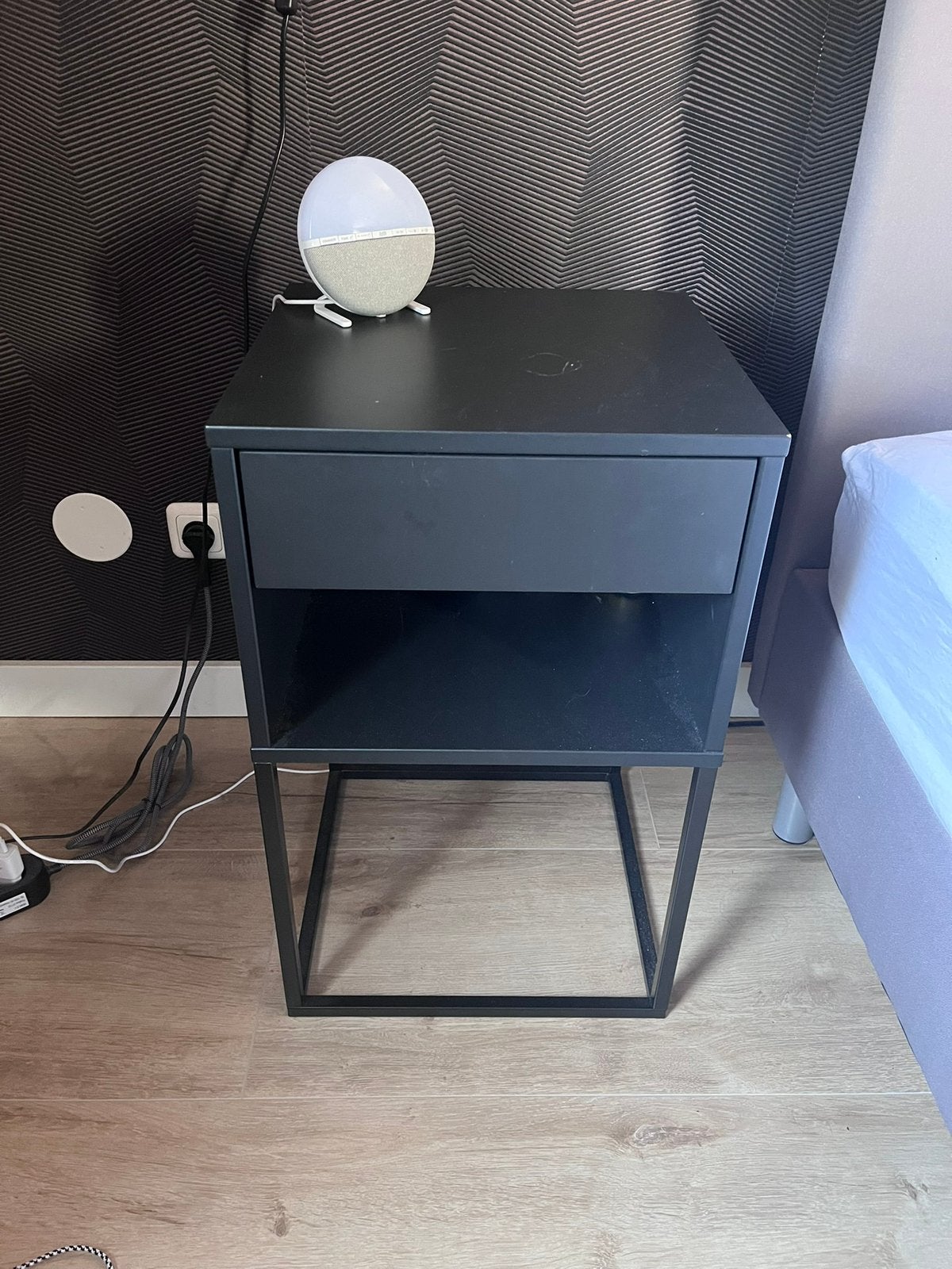 2x IKEA VIKHAMMER Nachtkastje, zwart, 40x39 cm, Ophalen, Zo goed als nieuw, Minder dan 45 cm, Minder dan 55 cm