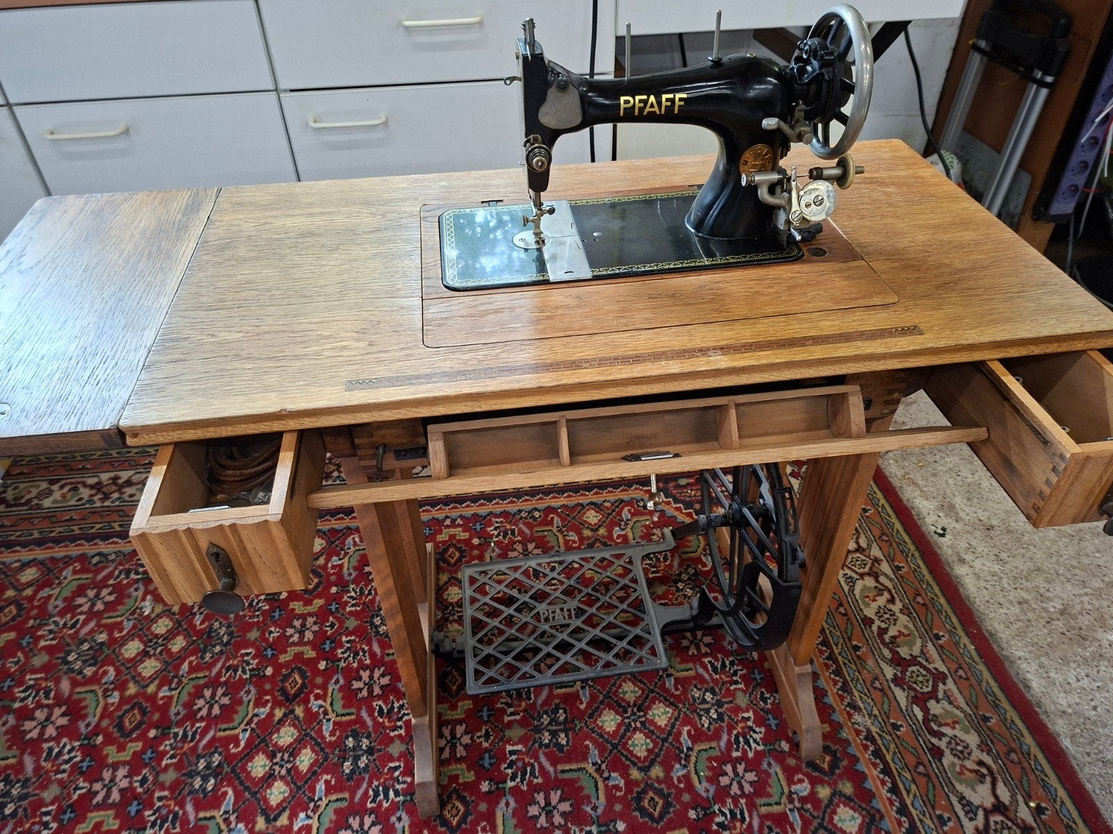 Pfaff naaimachine, Ophalen