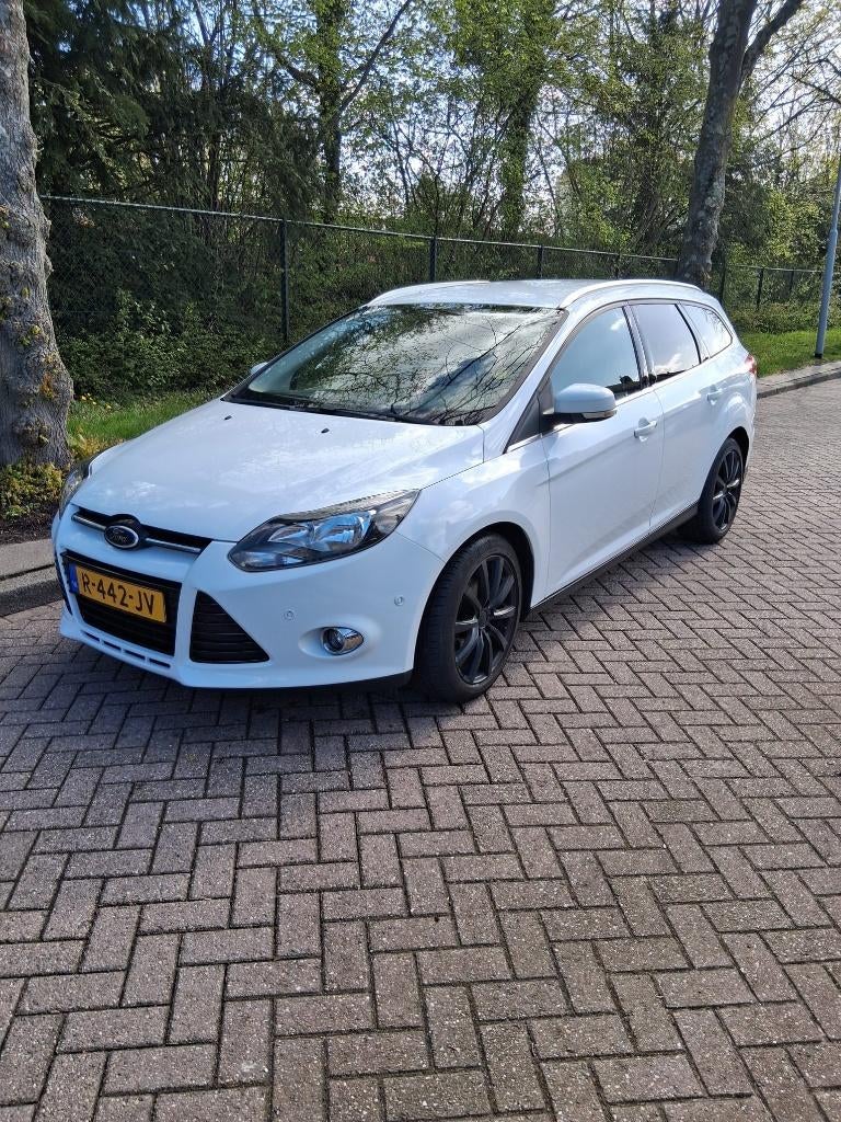 Ford Focus 1.0 Ecoboost 92KW Wagon 2013 Wit, Zwart, Wit, Handgeschakeld, 1216 kg