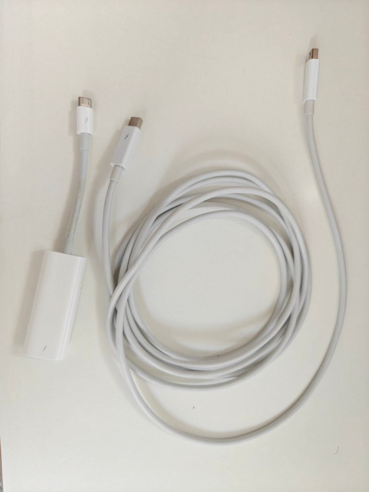 Apple Thunderbolt 2 kabel + Thunderbolt 2 naar 3 adapter, Ophalen of Verzenden, Zo goed als nieuw, Minder dan 2 meter, Overige kabels
