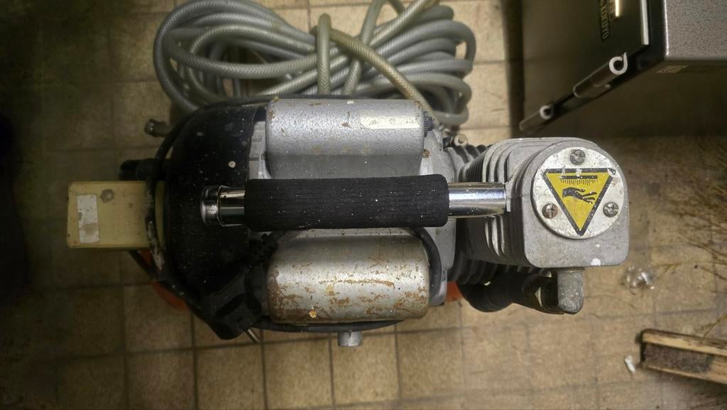 Compacte compressor met slang - Gebruikt, Ophalen of Verzenden