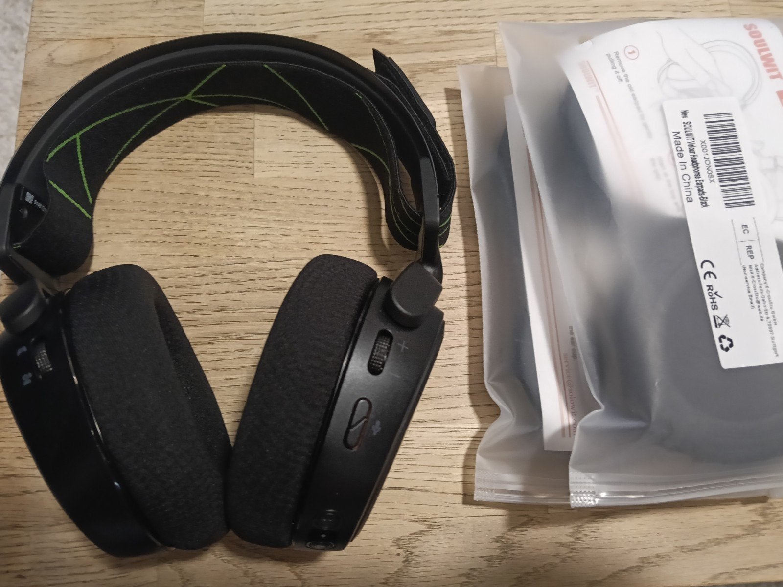 Steelseries Arctis 9x gaming headset met 2 sets earpads, Computers en Software, Headsets, Ophalen, Zo goed als nieuw