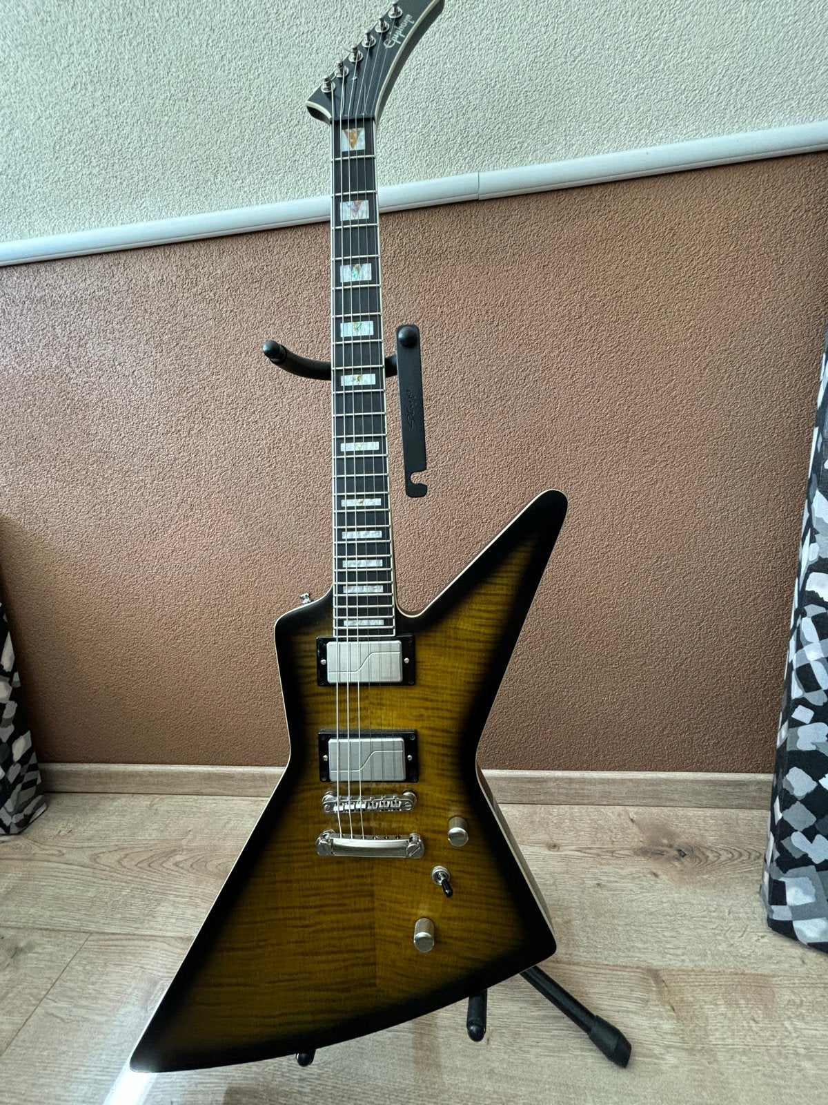 Epiphone Prophecy extura met tas - Zo goed als nieuw, Muziek en Instrumenten, Ophalen of Verzenden, Zo goed als nieuw, Solid body