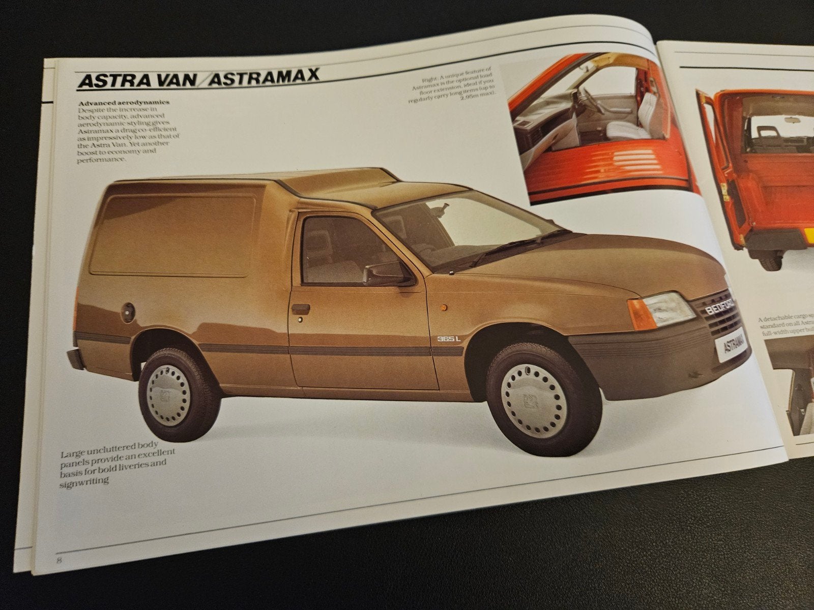 Brochure Bedford Light Commercial Range 1986, Ophalen of Verzenden, Zo goed als nieuw, Overige merken
