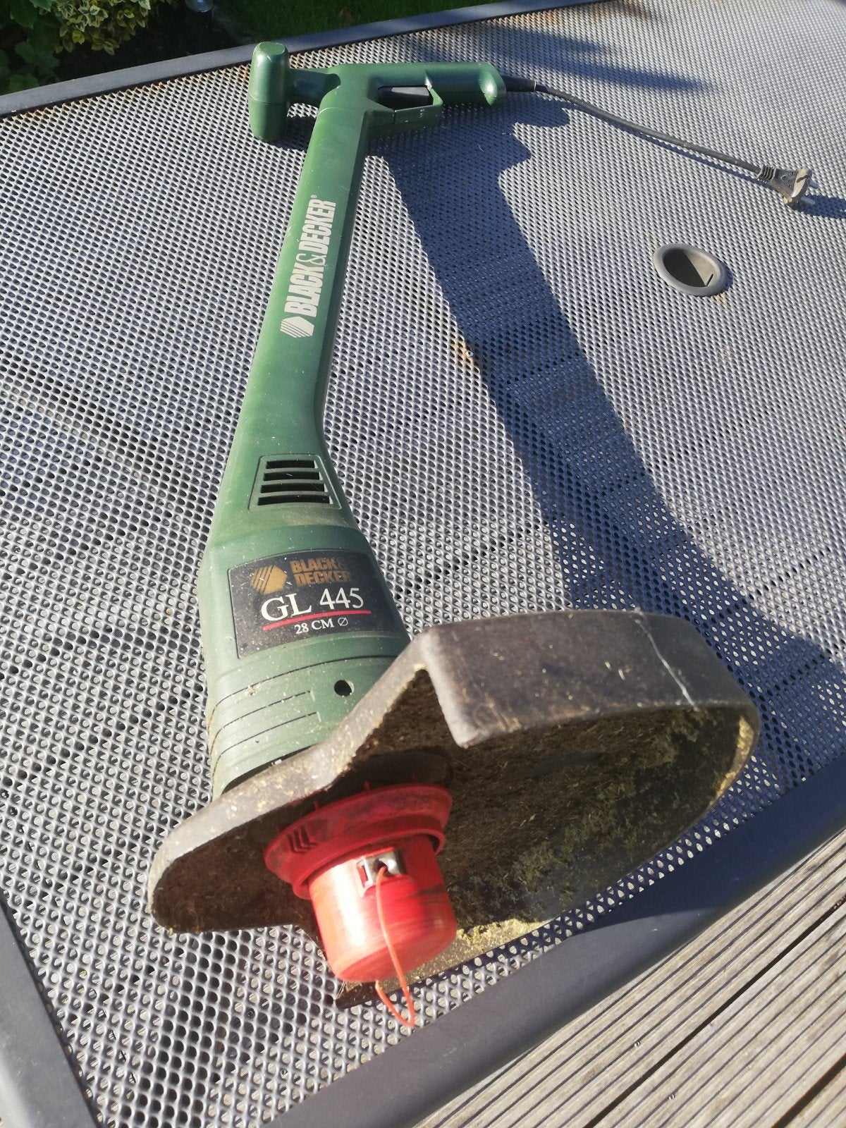 Black & Decker GL 445 elektrische grastrimmer 28 cm, Ophalen, Cirkelmaaier, Gebruikt, Elektrische grasmaaier
