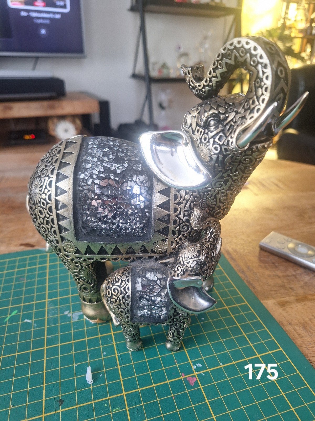 Decoratieve olifant met kalf - Goudkleurig en zwart, Overige materialen, Ophalen of Verzenden, Goud, Oosters