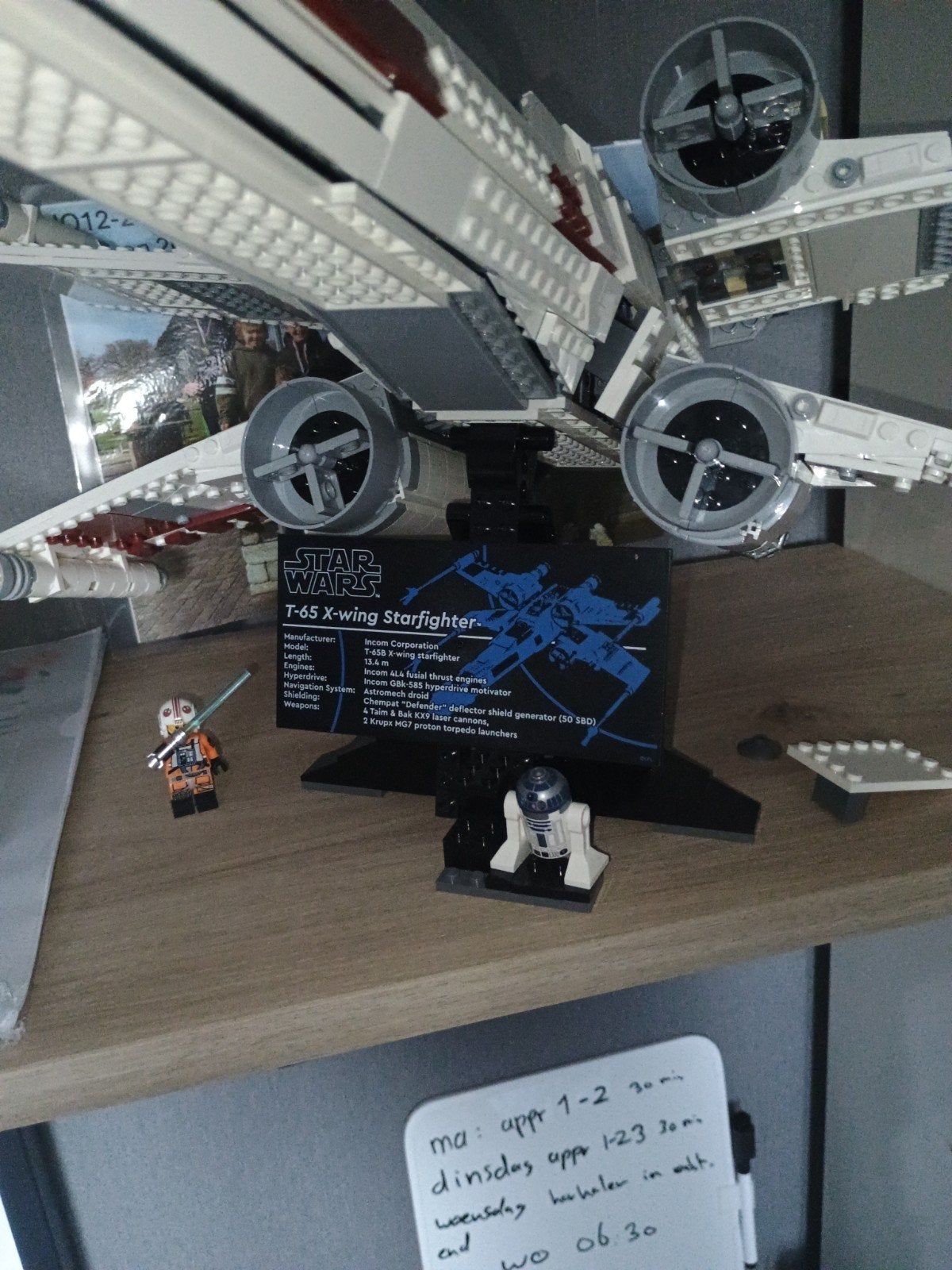 Foto 4 van LEGO Star Wars T-65 X-Wing Starfighter met doos en boekje
