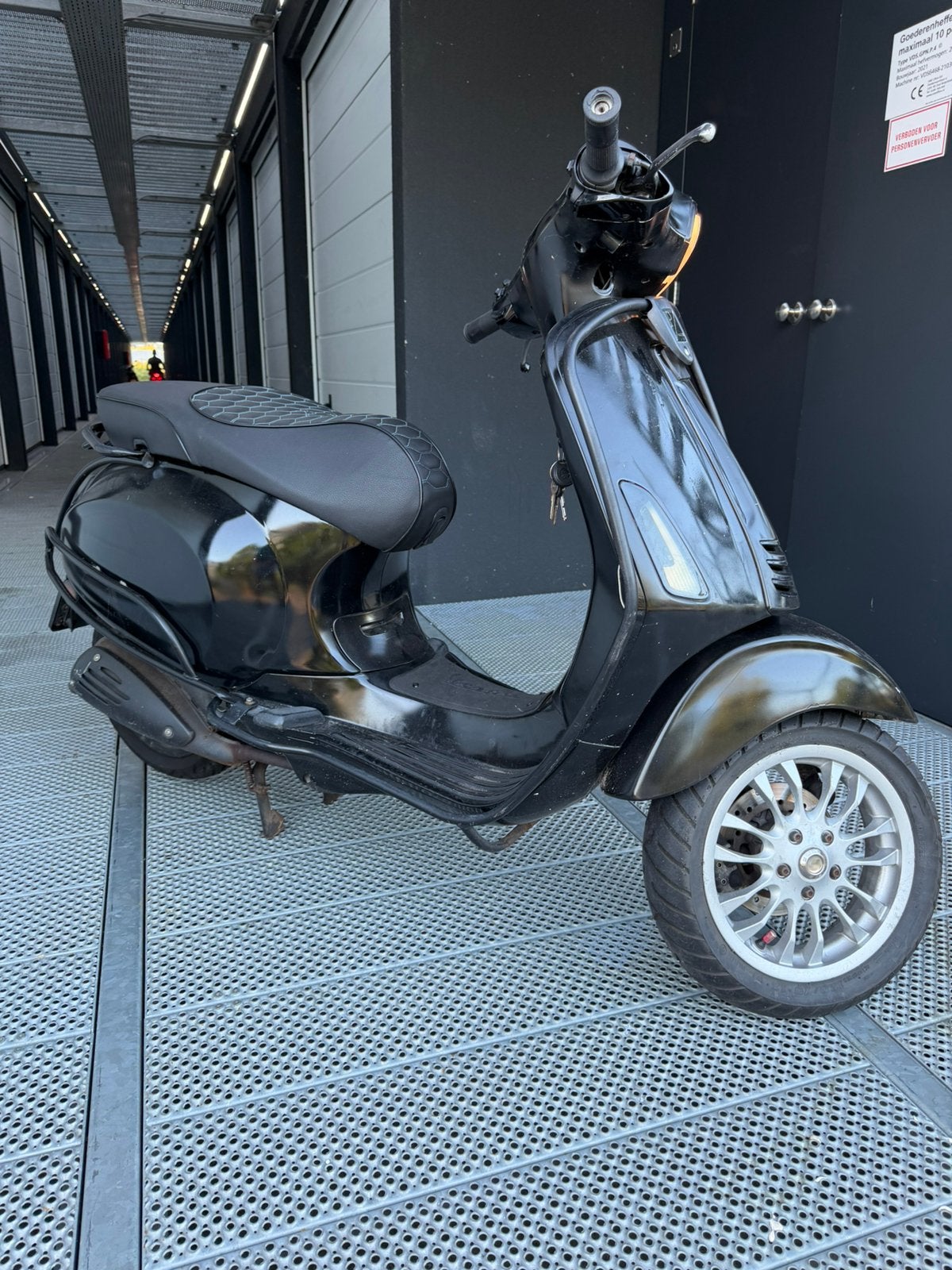 Vespa sprint 80cc, Ophalen of Verzenden, Zo goed als nieuw