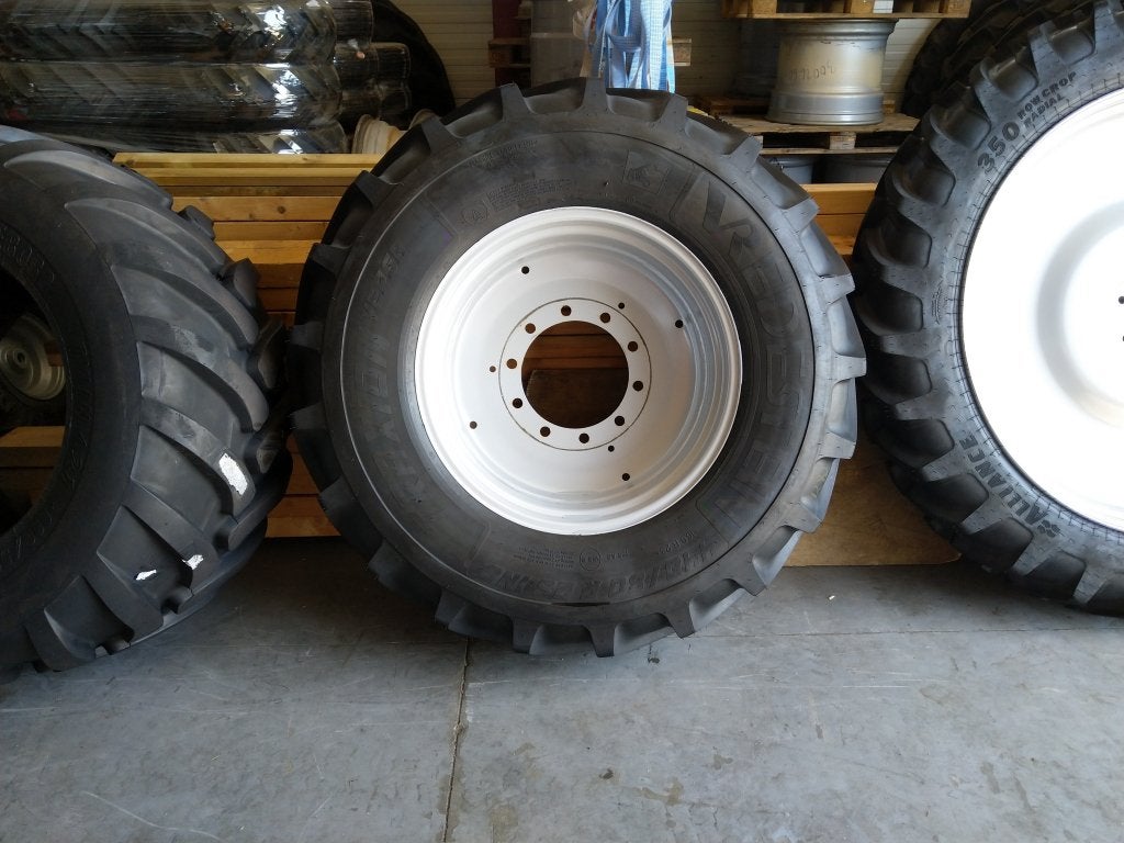 440/80 x R28 Nieuwe Vredestein band met velg, Zakelijke goederen, Agrarisch | Onderdelen | Banden, Velgen en Assen, Niet ingevuld
