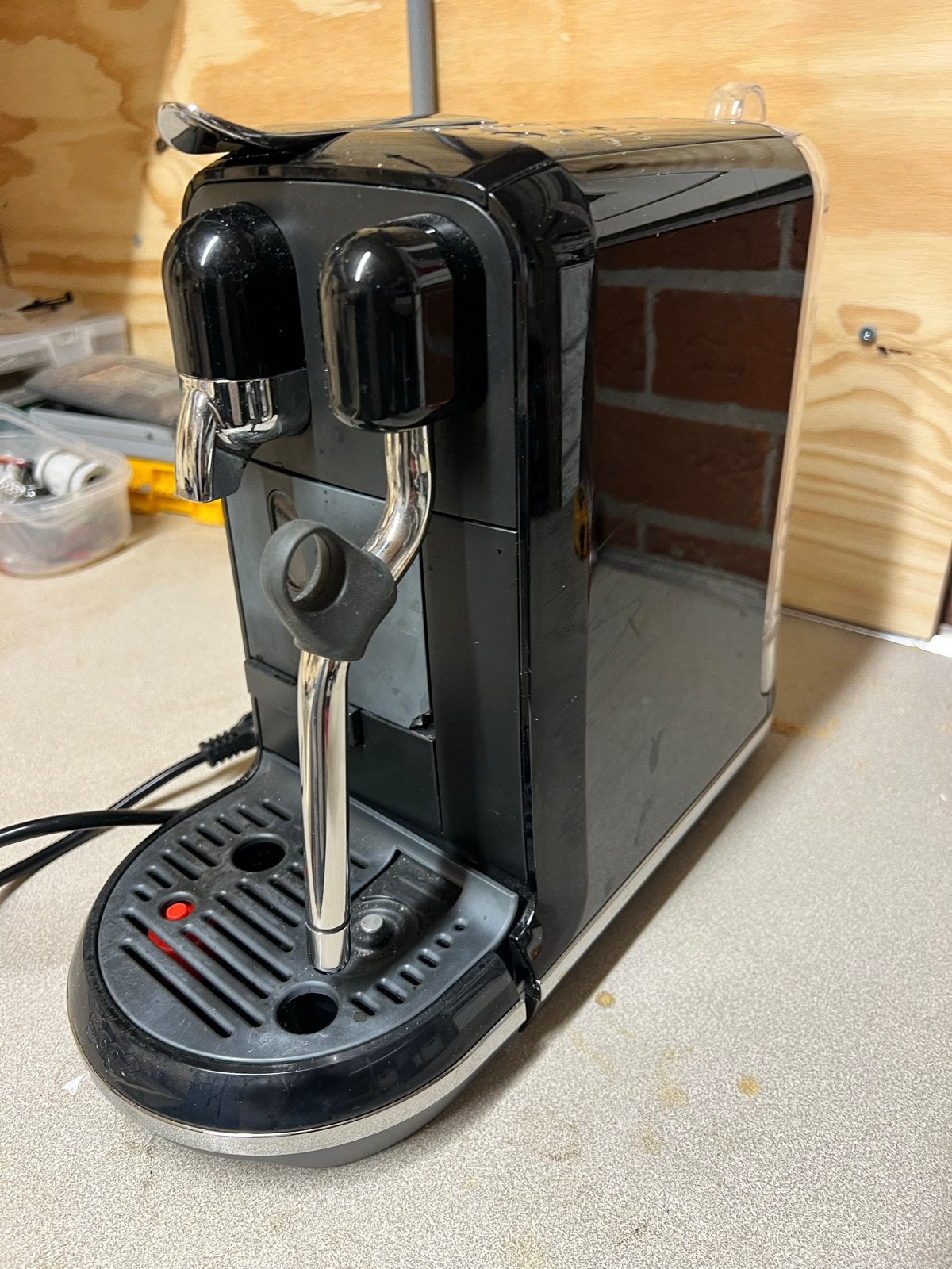 Nespresso apparaat Sage SNE500BKS - lekt water, Ophalen, Espresso apparaat, Niet werkend, Koffiepads en cups