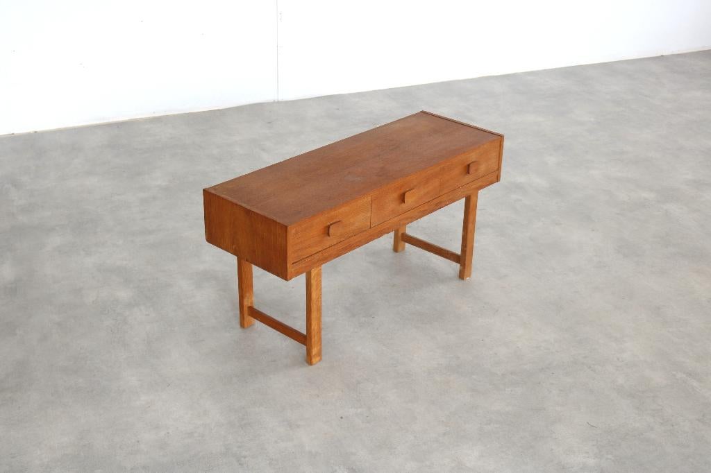 vintage sidetable | ladekast | jaren 60 | Zweeds, Huis en Inrichting, Kasten | Ladekasten, Gebruikt, ., Eikenhout, 3 of 4 laden