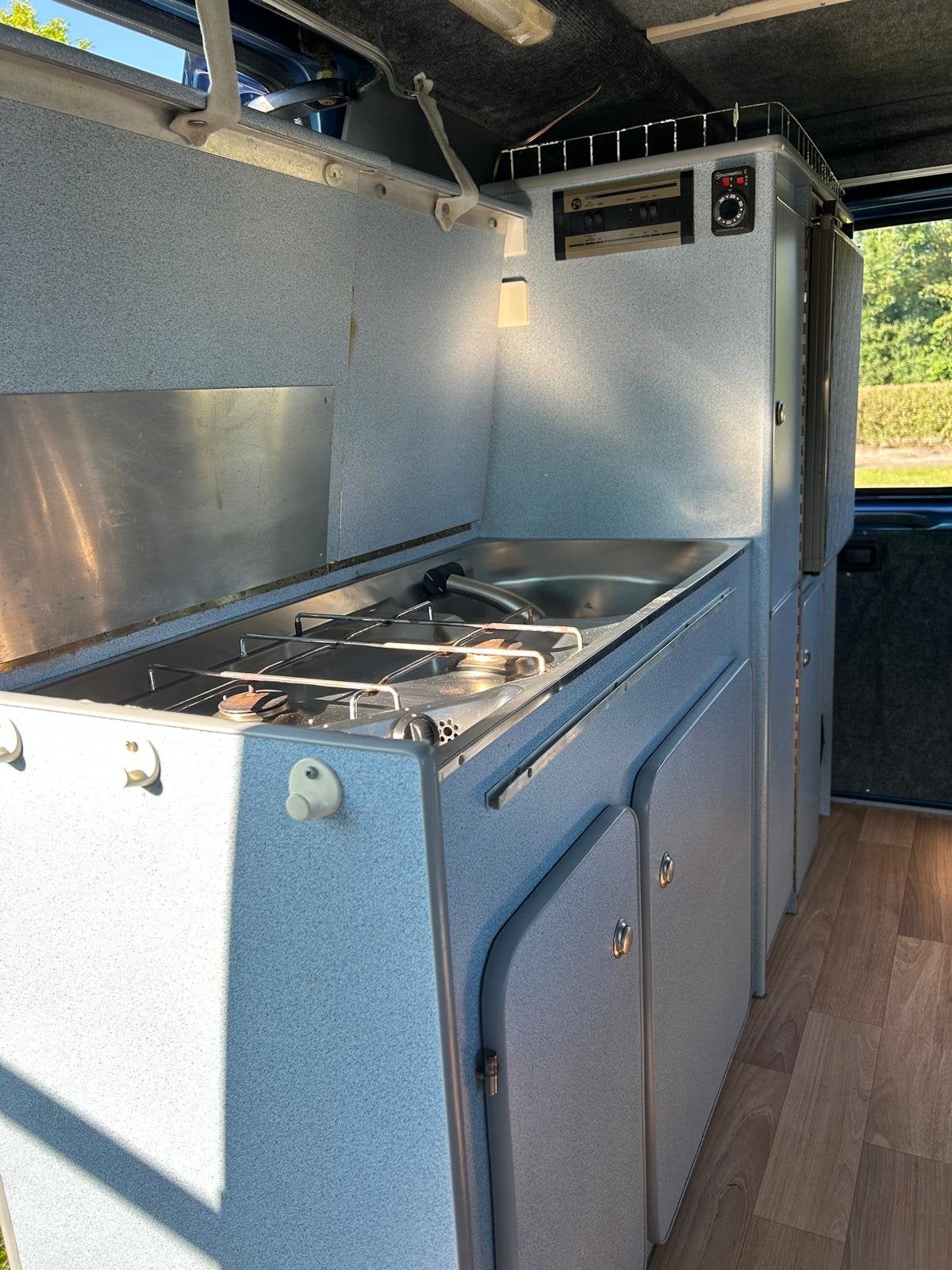 Foto 36 van Ford TRANSIT 80D ORINELE FABRIEKS BUSCAMPER 4 SLAAP PLAATSEN