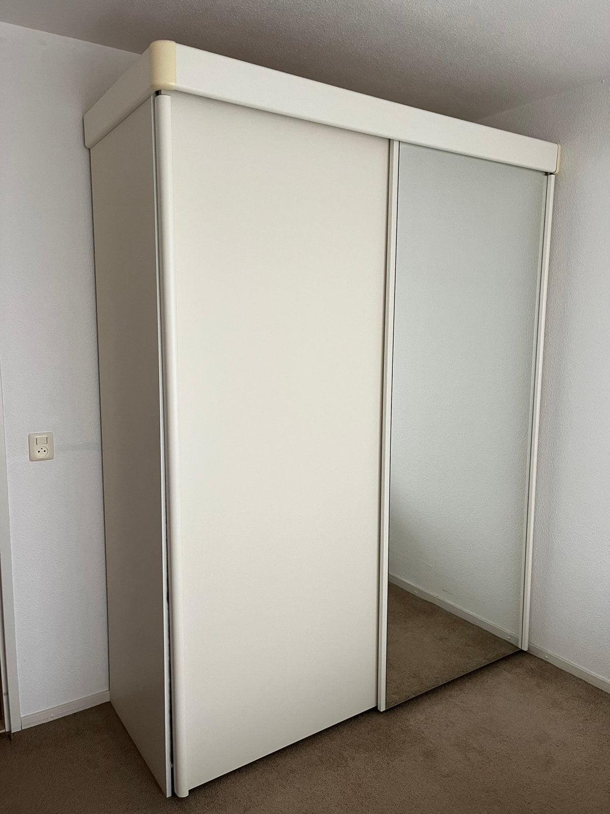 Kledingkast. 220/170, Ophalen, 200 cm of meer, 150 tot 200 cm, Zo goed als nieuw