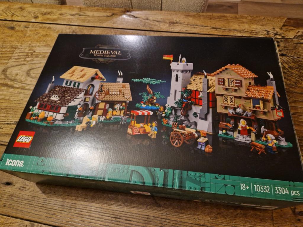 Lego 10332 medieval town square, Ophalen of Verzenden, Zo goed als nieuw