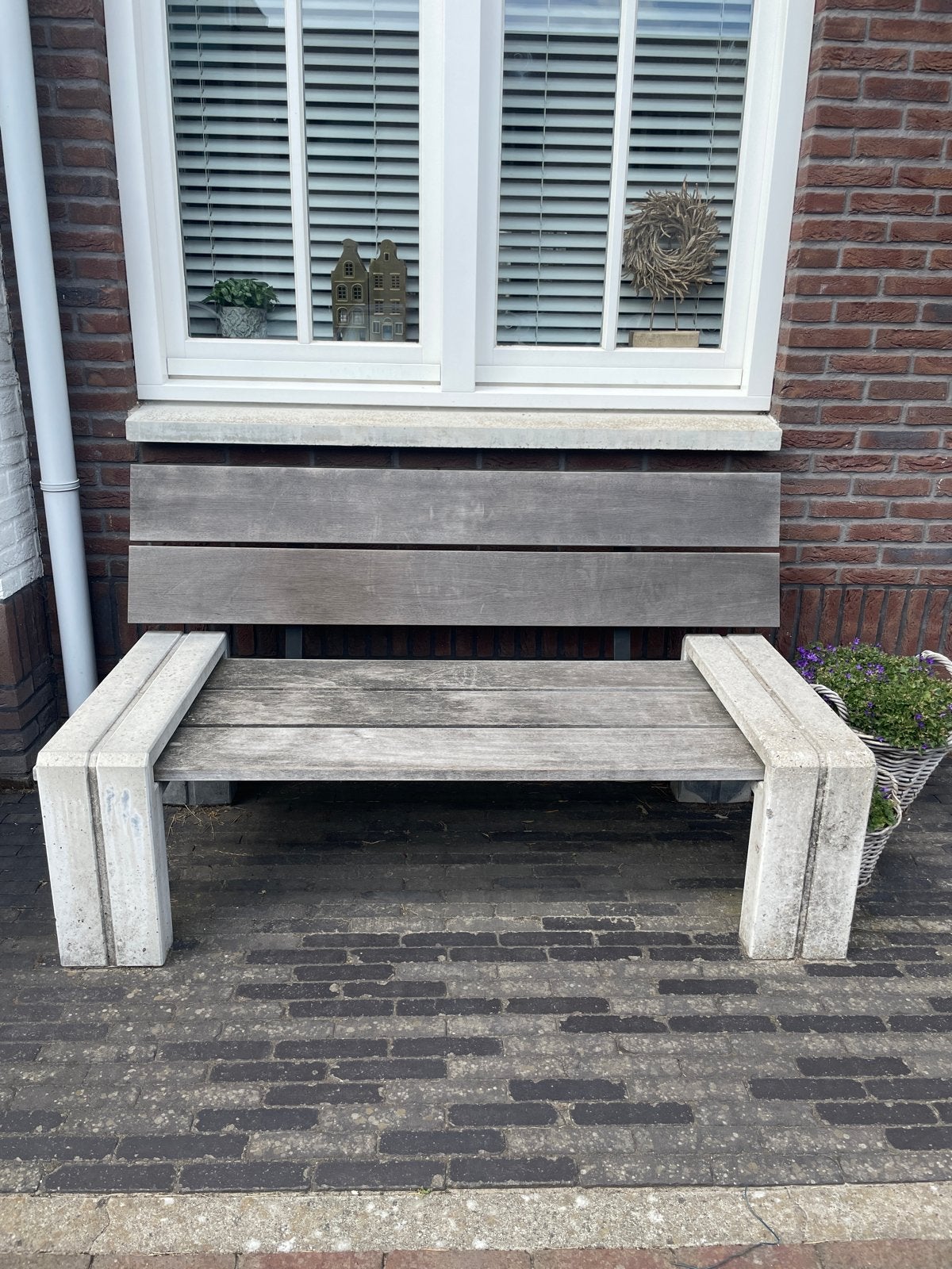 Robuust houten bankje met betonnen poten, Ophalen, Gebruikt, Overige materialen