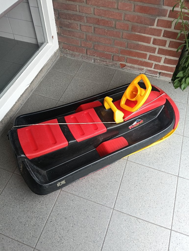 Plastic (Bob)slee met stuur en rem, Kinderen en Baby's, Speelgoed | Buiten | Sleeën, Ophalen, Rem, Gebruikt, Kunststof