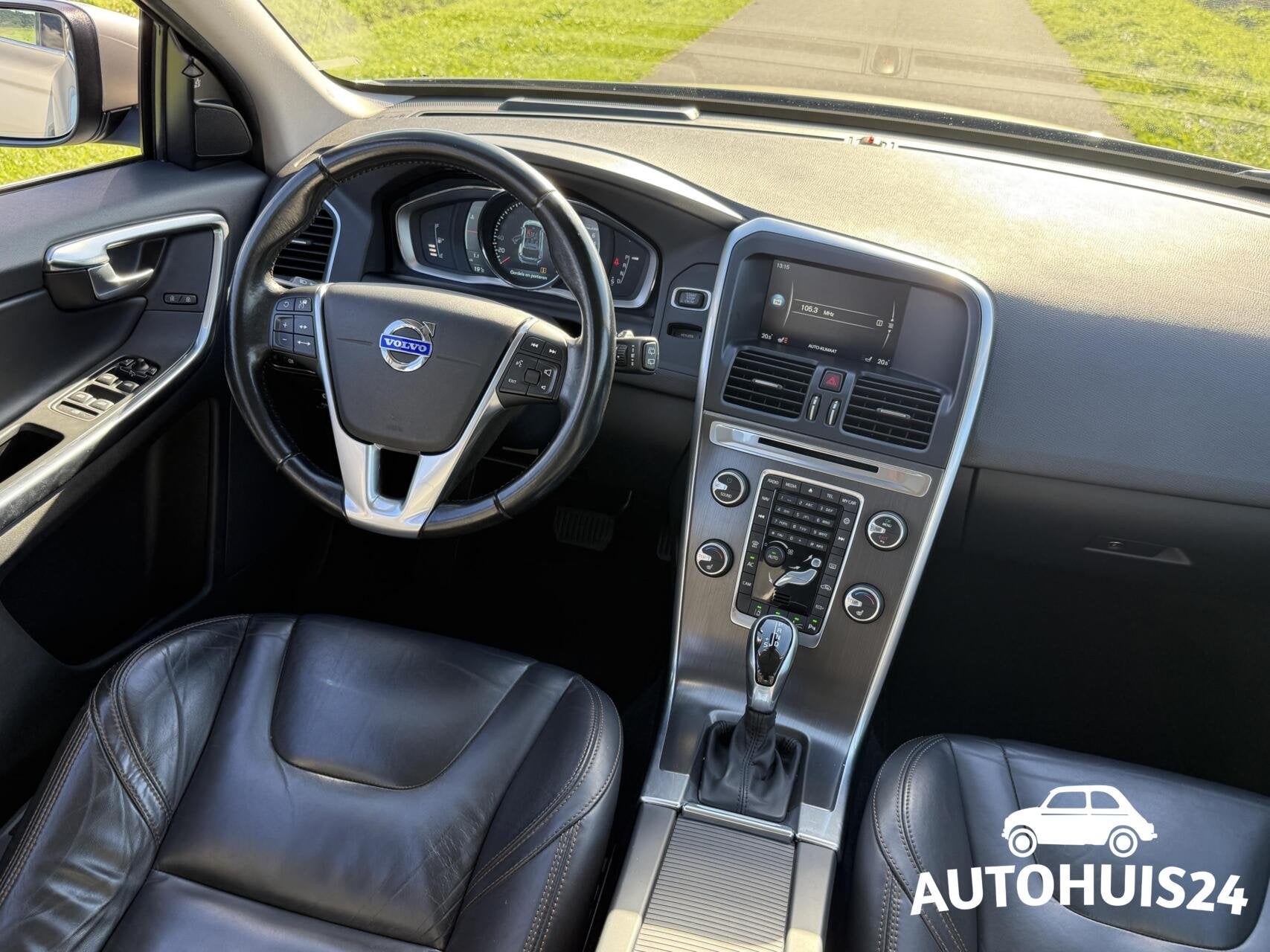 Volvo XC60 2.0 T5 FWD Summum ACC|PANODAK|KEYLESS|NL-AUTO|TRE, Dealer onderhouden, 15 km/l, Gebruikt, 4 cilinders