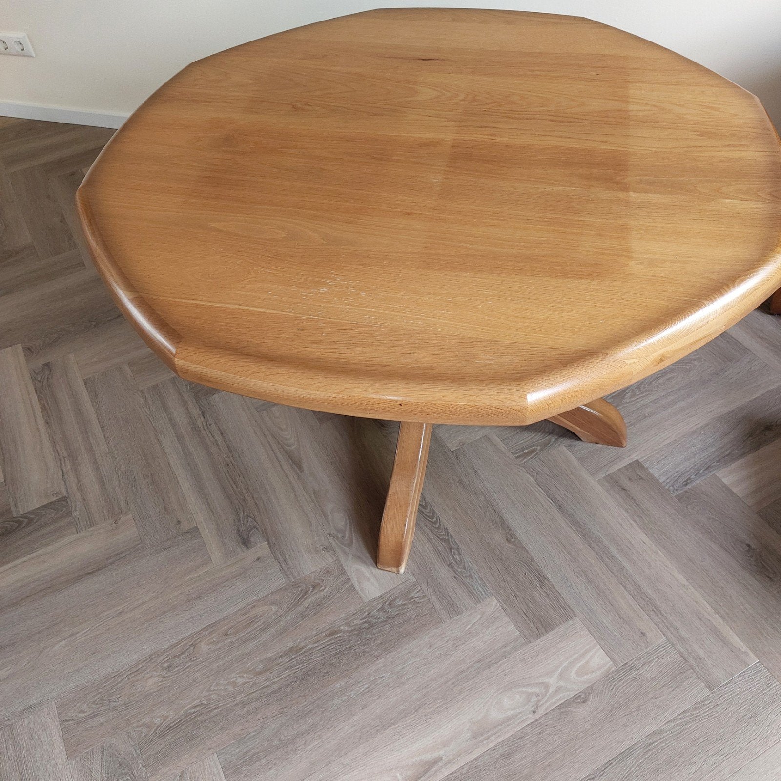 8-hoekige eettafel van blank patine hout, 120 cm, Gebruikt, Eikenhout, Ophalen of Verzenden, Vijf personen of meer