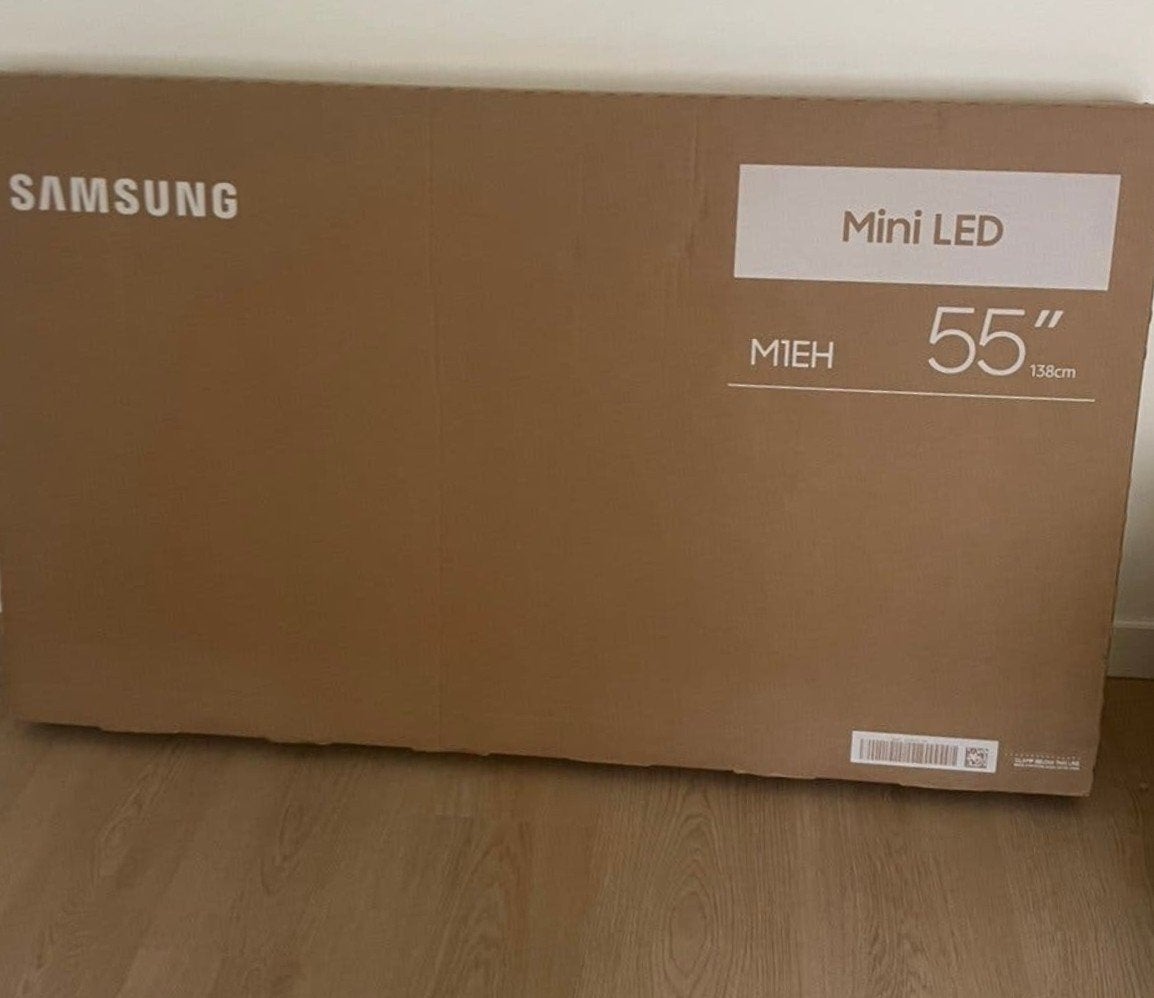 New - Un opened - 55" Mini LED M1EH 4K Vision AI Smart TV (2, LED, Nieuw, Ophalen of Verzenden, 100 cm of meer