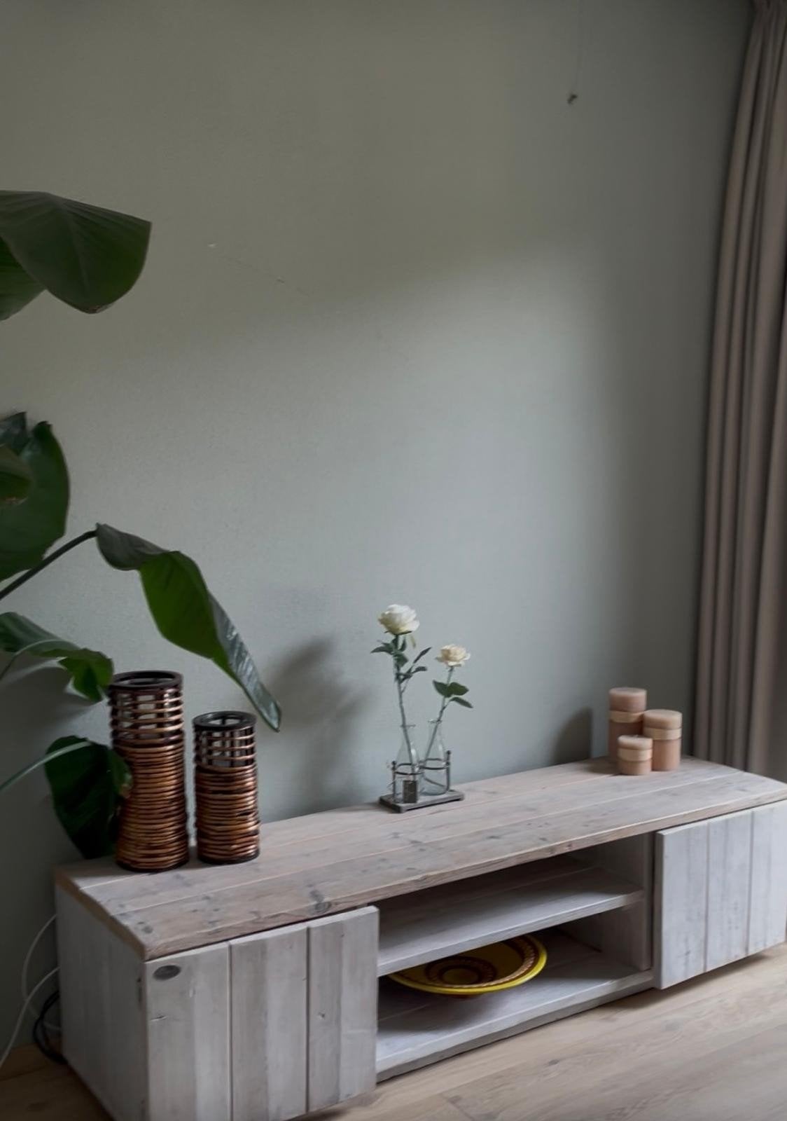 Robuuste houten salontafel en tv-meubel, Ophalen, Gebruikt