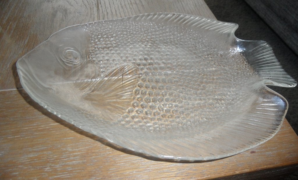 Glazen serveerschaal in vorm van een vis, Ophalen of Verzenden, Overige stijlen, Glas, Schaal of Schalen