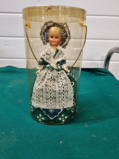 -	Pop vintage kledendracht plastic, Ophalen of Verzenden, 'T Olde Gre-j, Info@toldegrej.nl, Endepoelstraat 20f Didam
