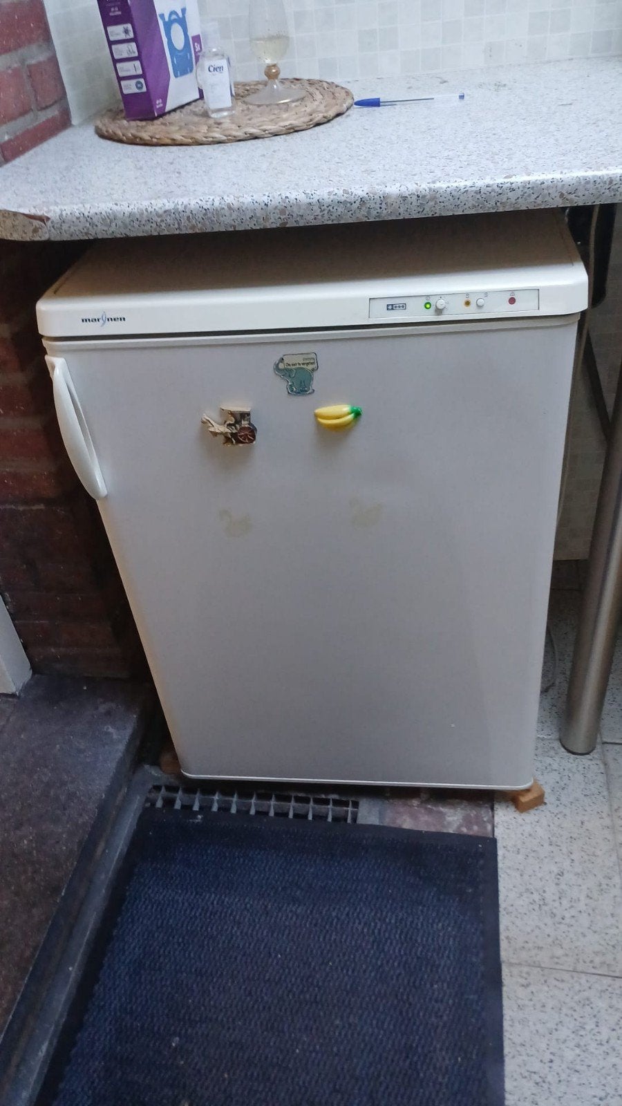 Compacte vriezer met 4 laden - Ideaal voor kleine ruimtes, Gebruikt, 75 tot 100 liter, Met aparte vriezer, 45 tot 60 cm