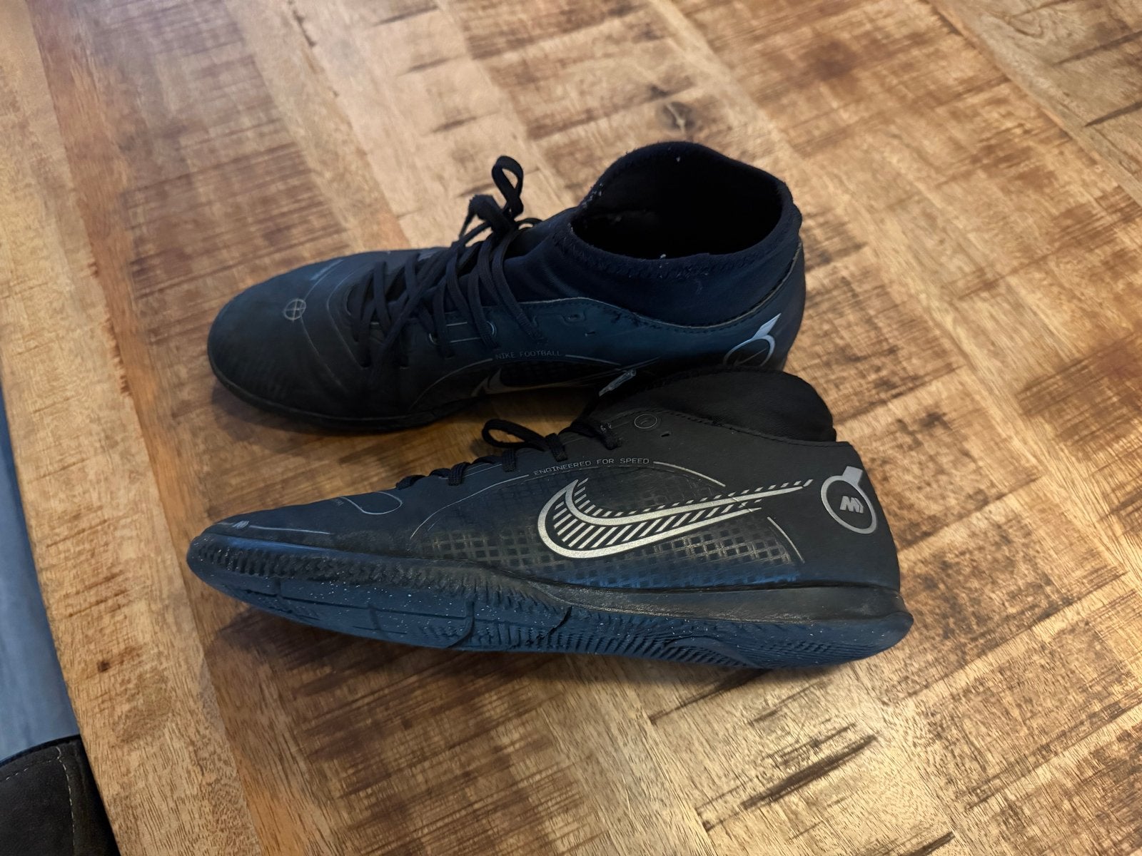 Zwarte Nike zaalvoetbalschoenen - Maat 41, Ophalen of Verzenden, Gebruikt, Schoenen