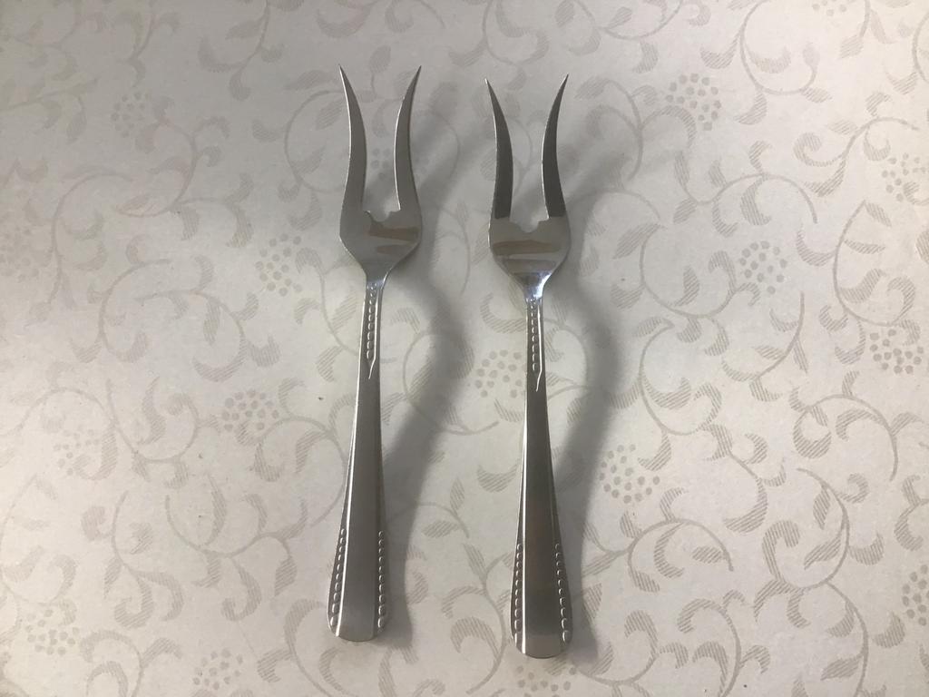 2 vleesvorken, Ophalen of Verzenden