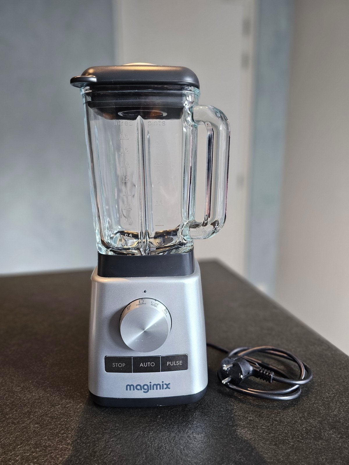 Magimix BL10 Power Blender - Krachtige Keukenmachine, Ophalen, 1 tot 2 liter, 3 snelheden of meer, Zo goed als nieuw