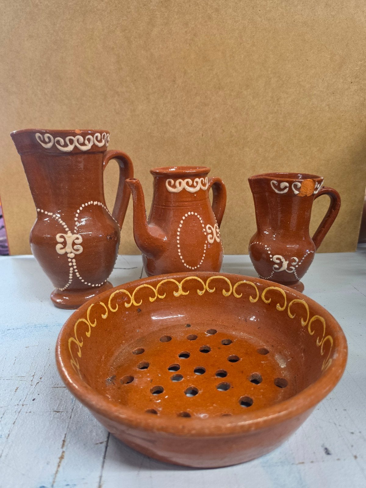 Aardewerk set: kan, theepot, mok en schaal, Ophalen