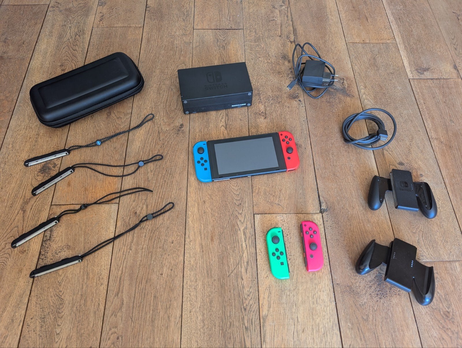 Nintendo Switch Original met extra controllers & accessoires, Spelcomputers en Games, Spelcomputers | Nintendo Switch, Zo goed als nieuw