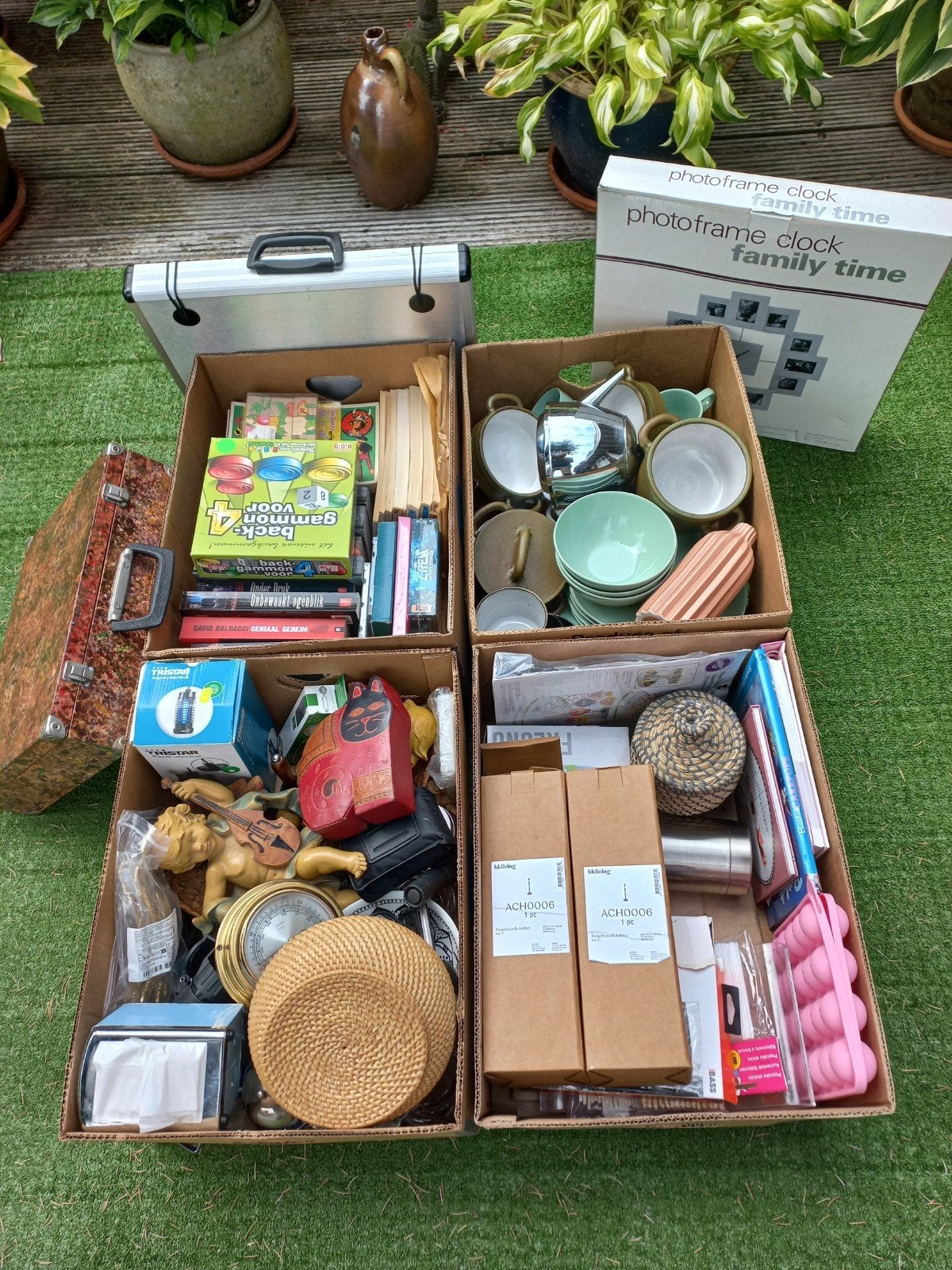 rommelmarktspullen 4 dozen diversen, Ophalen