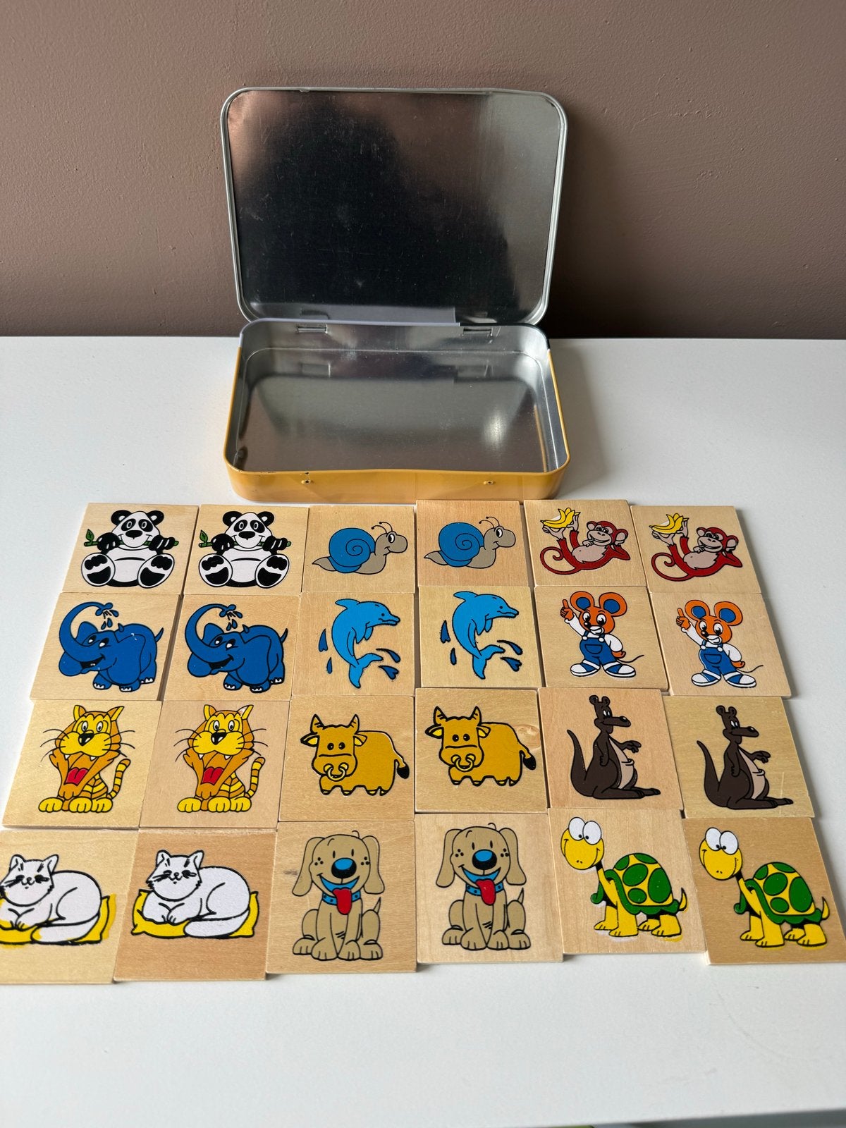 Houten memory spel met dieren in blikken doos, Ophalen of Verzenden, Gebruikt, Overige typen