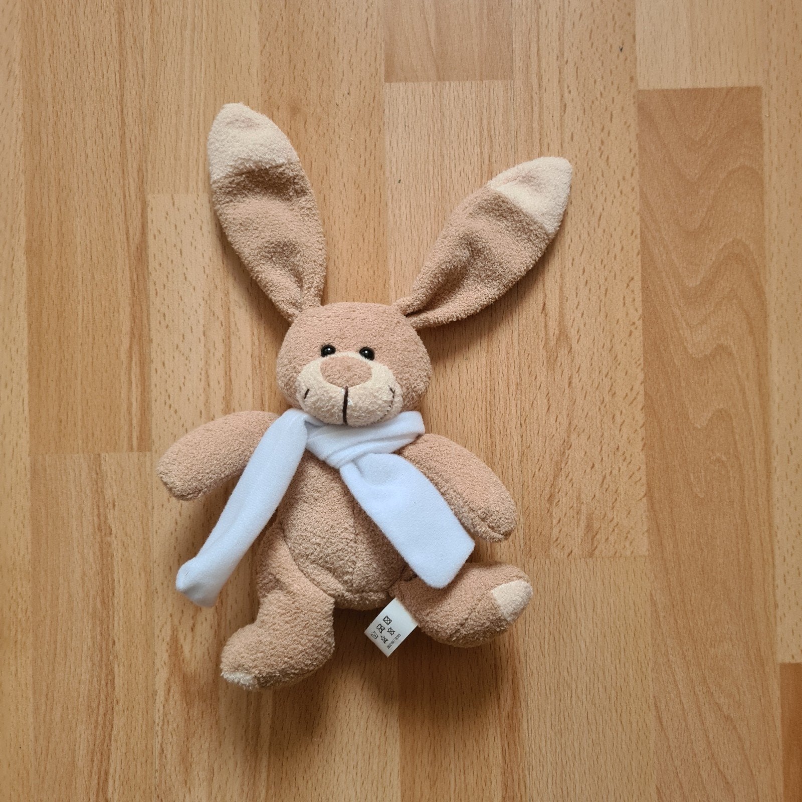 Nieuwe knuffels. Kan met naam op het sjaaltje geborduurd., Ophalen of Verzenden, Nieuw, Beige, Konijn