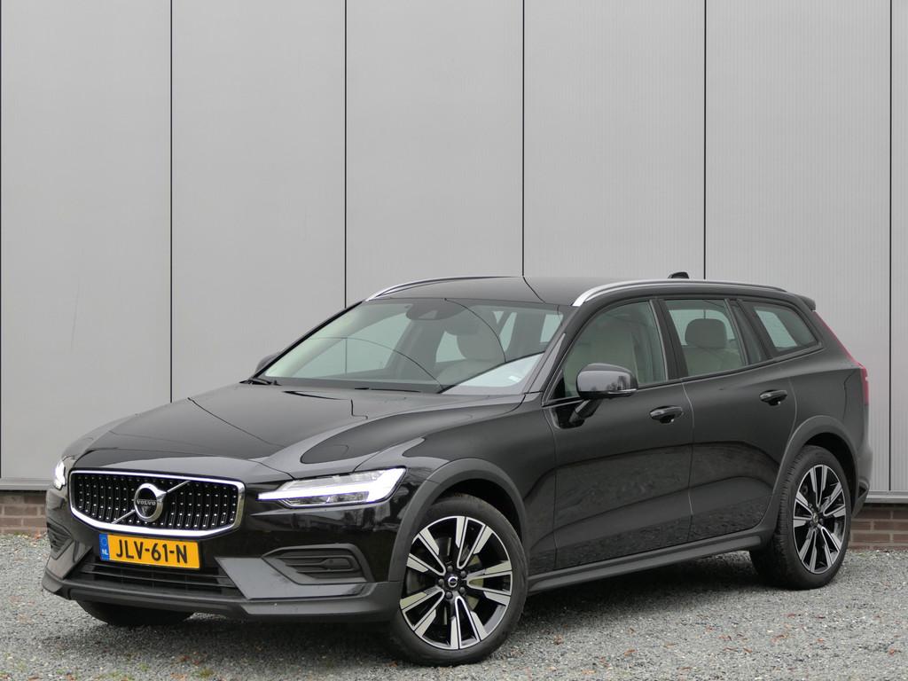 Volvo V60 Cross Country T5 AWD AUT 12MND garantie / 360 ca, Automaat, 1969 cc, Zwart, Vierwielaandrijving