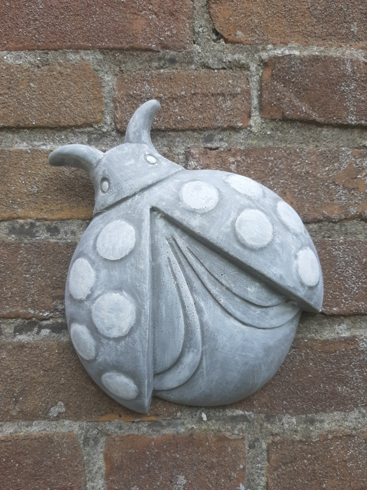Lieveheersbeestje wanddecoratie betonnen beeld tuinbeeld, Tuin en Terras, Tuinwanddecoratie, Ophalen of Verzenden
