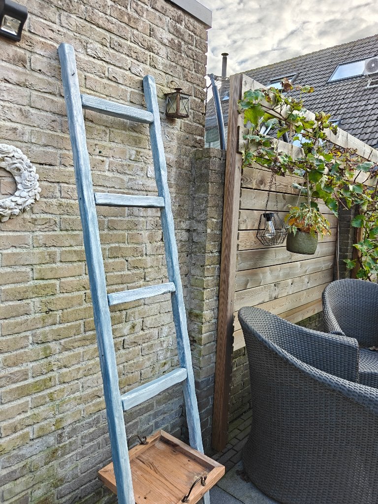 Decoratieve trap voor kleedjes en kussens, Ophalen, Hout, Gebruikt, Blauw