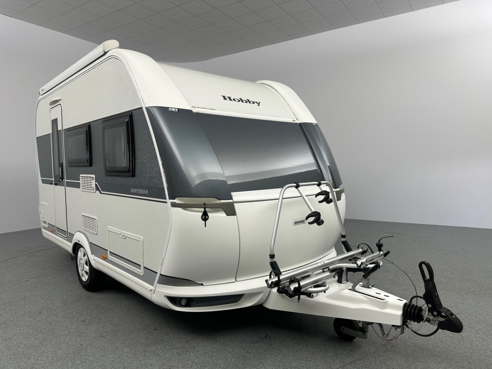 Hobby On Tour 390 SF Cassetteluifel Mover, Vast bed, Hordeur, Hobby, Bedrijf