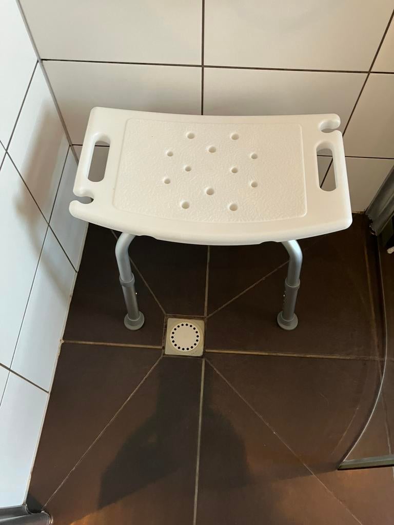 Douche kruk makkelijk verstelbaar in 7 standen., Ophalen, Zo goed als nieuw