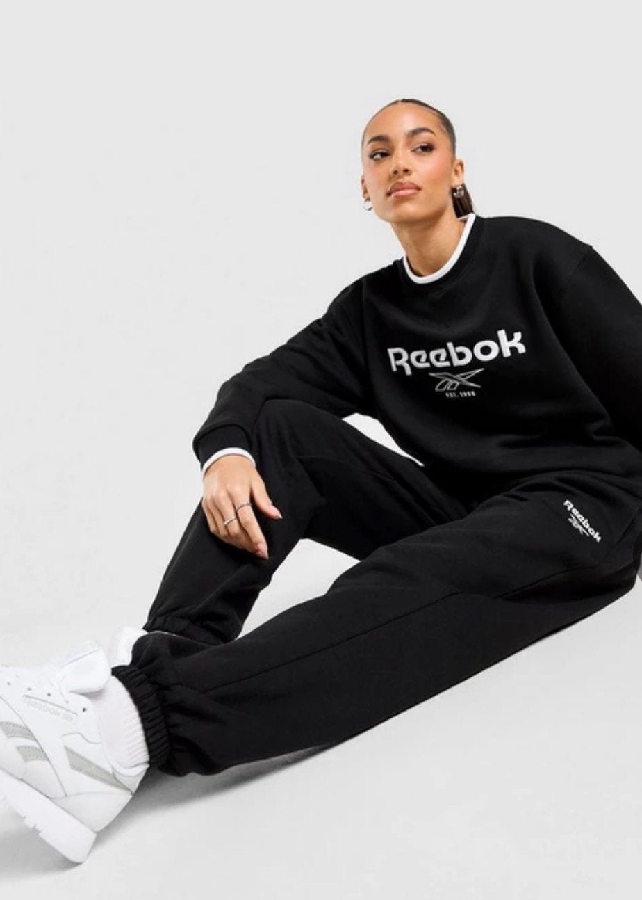 Reebok joggingspak maat xs, Verzenden, Zwart, Overige typen, Zo goed als nieuw