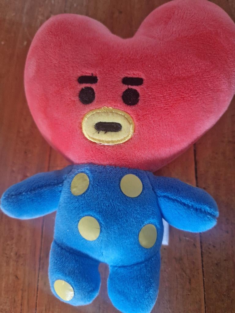 BT21 V KNUFFEL BTS TATA~, Overige karakters, Overige typen, Ophalen of Verzenden, Klein (minder dan 20 cm)