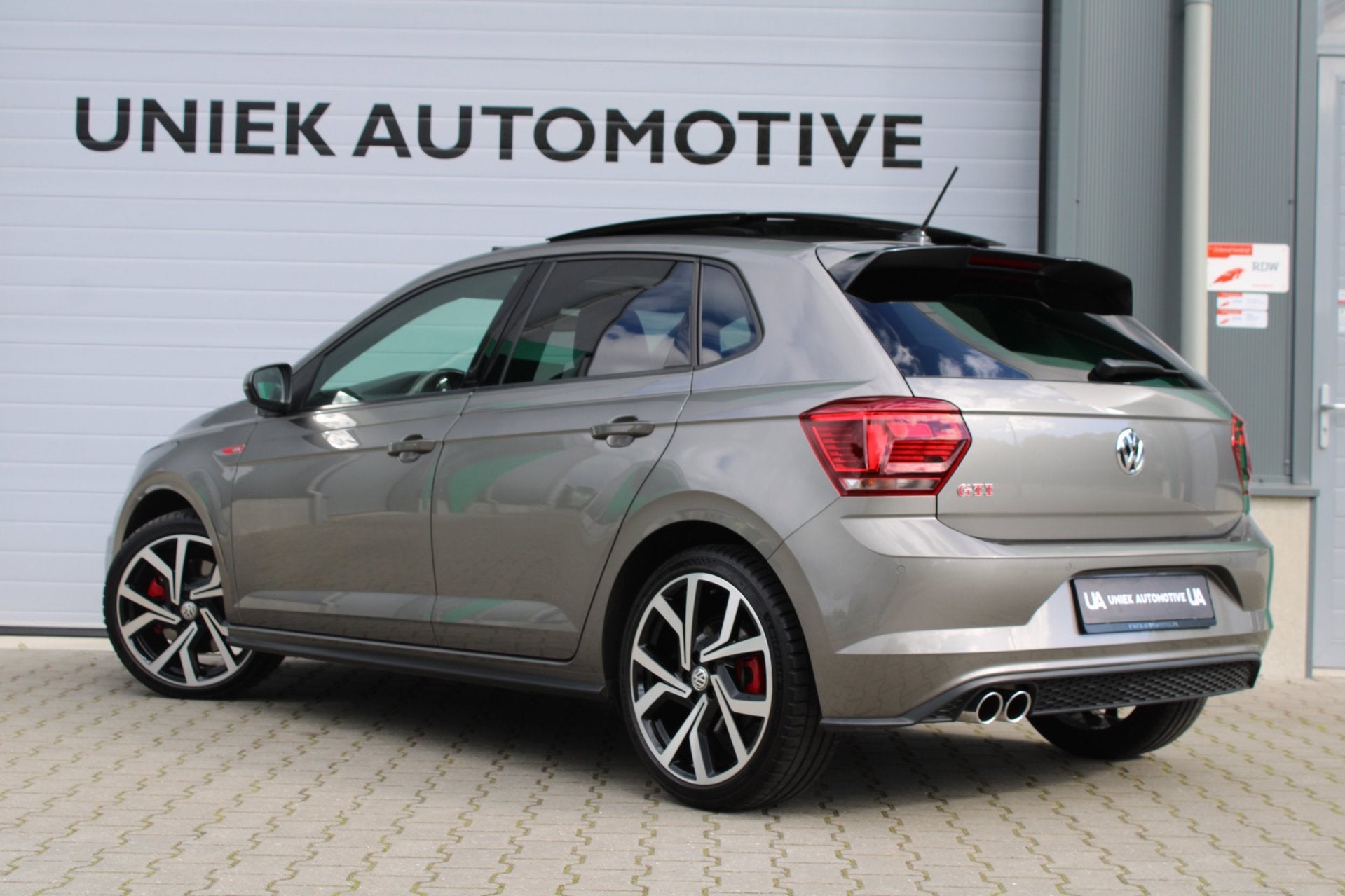 Volkswagen Polo 2.0 TSI GTI | PANO | DSG | VIRTUAL | 18" BRE, Stof, Gebruikt, Zwart, 4 cilinders