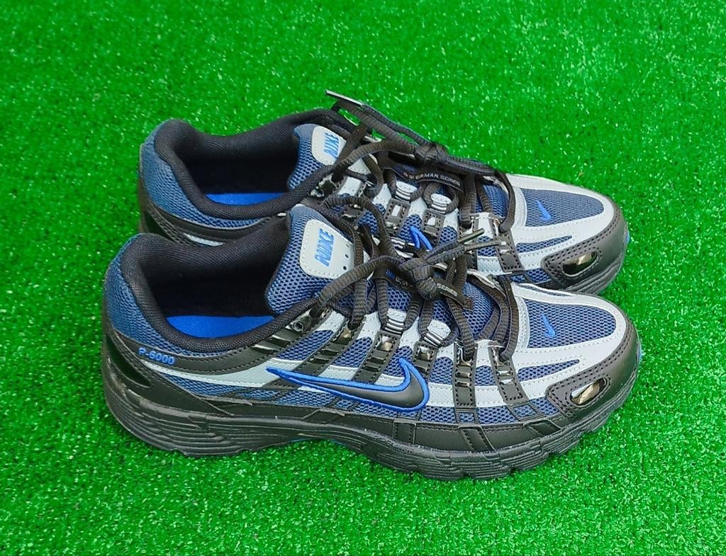 Nike P-6000 Sneakers - Blauw/Zwart Maat #40,5, Kleding | Dames, Schoenen, Zwart, Nike, Nieuw, Ophalen of Verzenden
