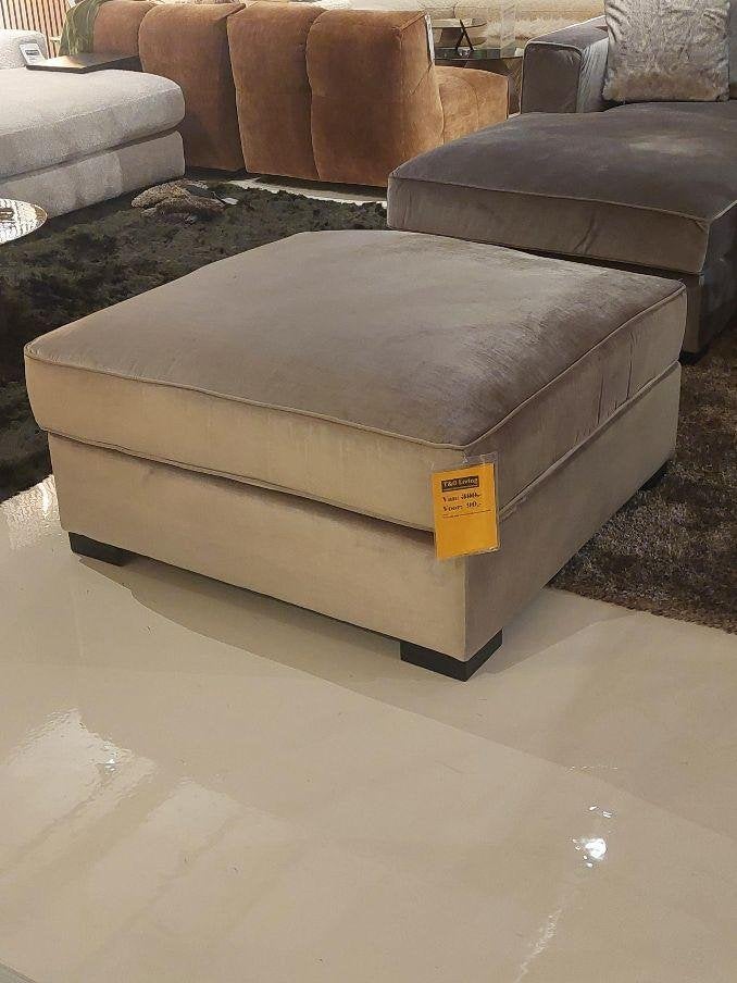 poef, footstool, hocker, hotel sjiek, stoer en sober, Ophalen, Vierkant, 75 tot 100 cm, Stof